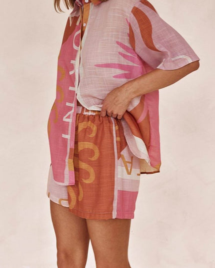 Parlak Güneş Bol Baskılı Tatil Gömlek Şort Takım