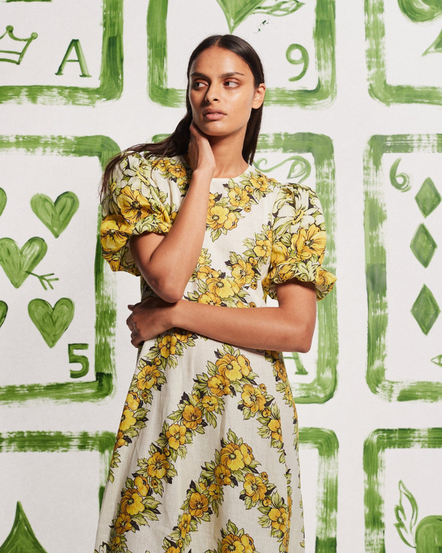 Rosalinde Yuvarlak Yaka Çiçekli Uzun Elbise Sarı