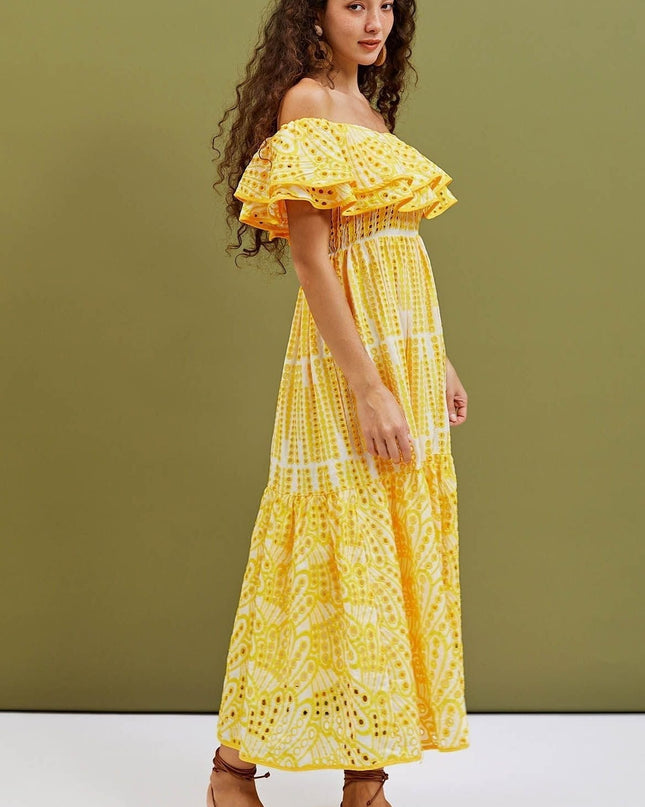 Dolly İşlemeli Dantel Düşük Omuz A Kesim Flare Midi Elbise