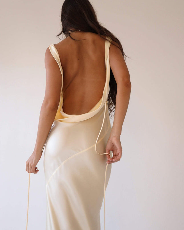 Persis Cowls Sırtı Açık Saten Uzun Elbise