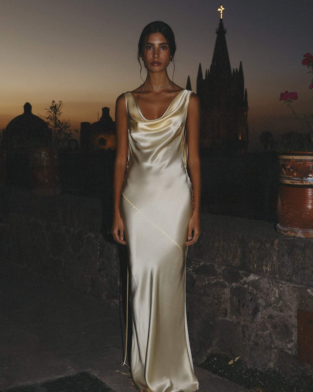 Persis Cowls Sırtı Açık Saten Uzun Elbise