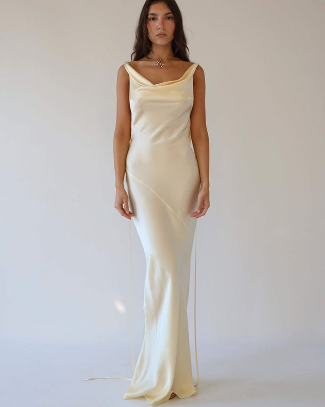 Persis Cowls Sırtı Açık Saten Uzun Elbise