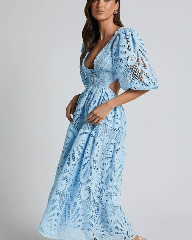 Sandra İşlemeli Dantel Kesimli Midi Elbise