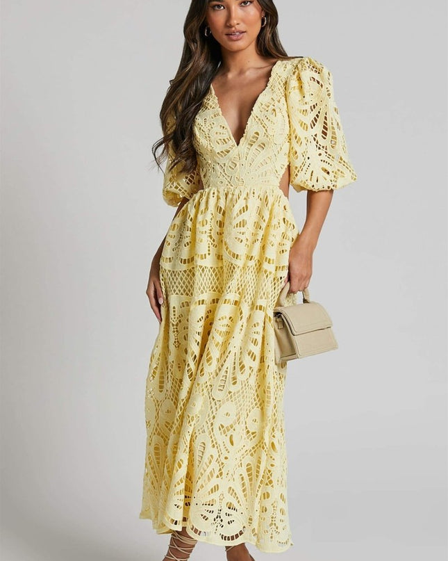 Sandra İşlemeli Dantel Kesimli Midi Elbise