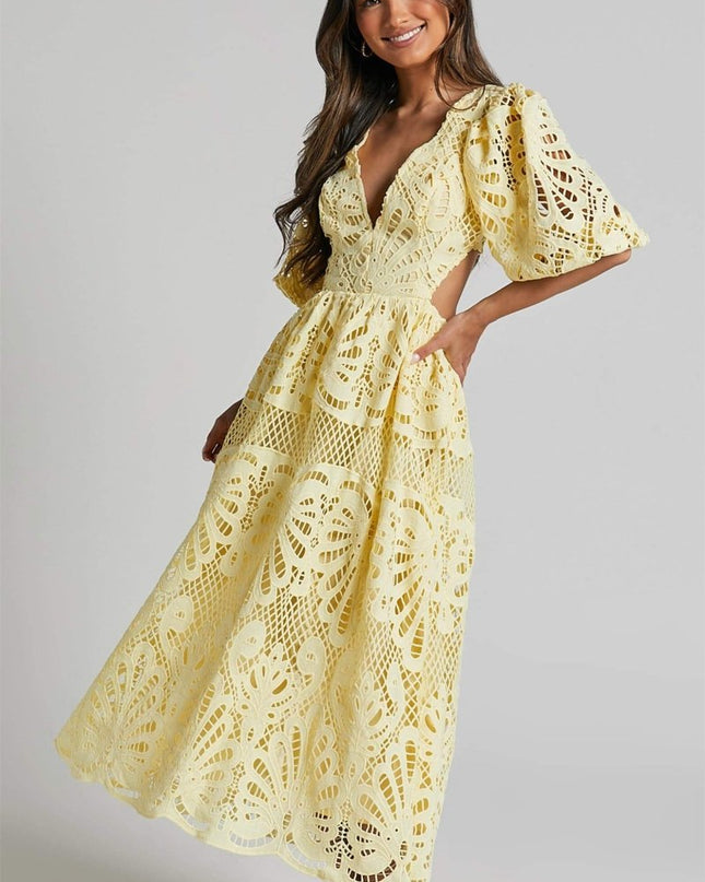 Sandra İşlemeli Dantel Kesimli Midi Elbise